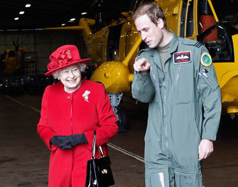 A rainha Isabel II com o neto William