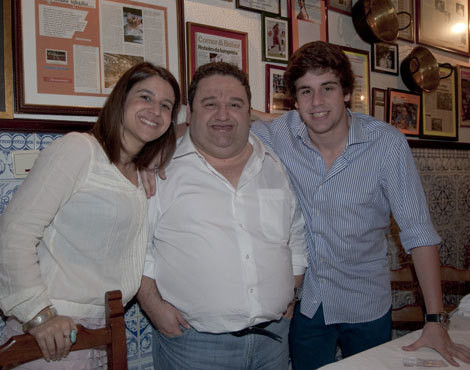 Fernando Mendes com os filhos, Nádia e Vítor