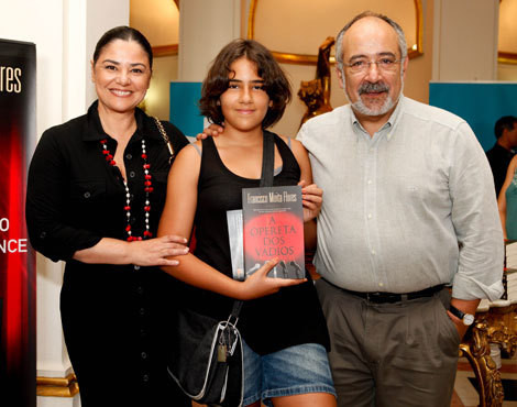 Francisco Moita Flores com a mulher, Filomena Gonçalves, e a filha de ambos, Matilde