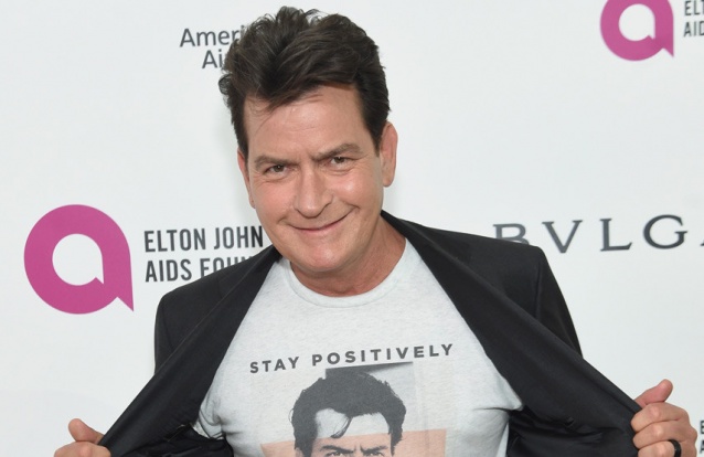 Caras Ex mulher de Charlie Sheen hospitalizada após desaparecer com os dois filhos