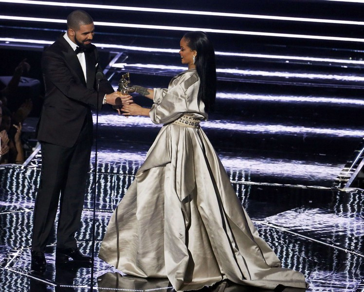 Drake e Rihanna.jpg