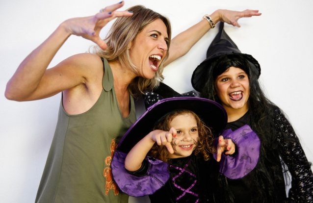 Caras | Divorciada, Sandra Felgueiras brinca ao Halloween com a filha e