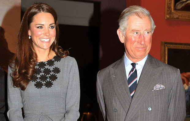 Kate e Carlos III são alegadamente os autores dos comentários racistas sobre o filho de Meghan e Harry