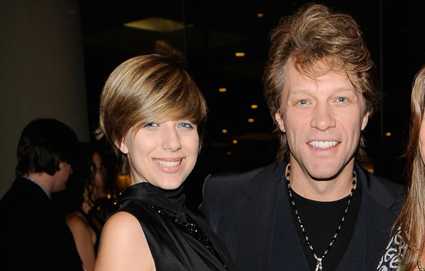 Stephanie Rose Bongiovi com o pai, Jon Bon Jovi.jpg