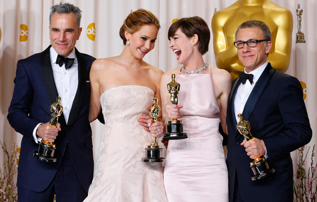 Daniel Day Lewis, Jennifer Lawrence, Anne Hathaway e Christoph Waltz.jpg