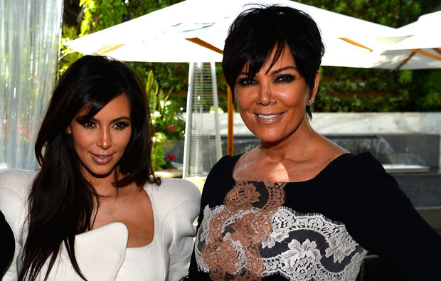 Kim Kardashian com a mãe, Kris Jenner.jpg