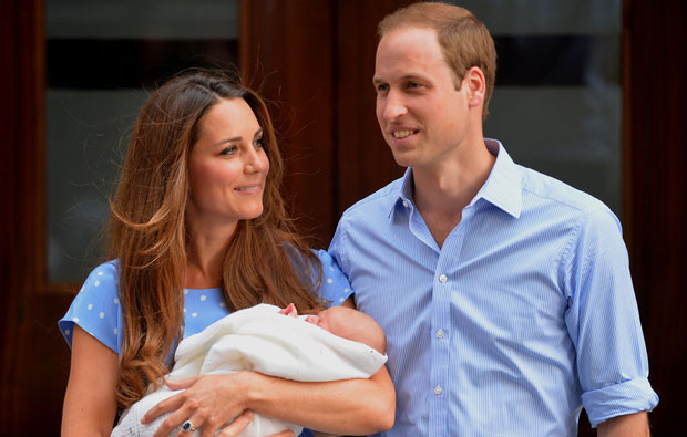 Kate e William com o filho, George.jpg