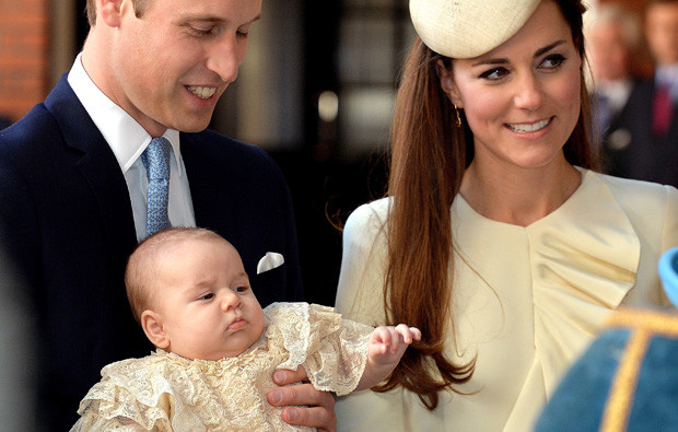 William e Kate com o filho, George.jpg