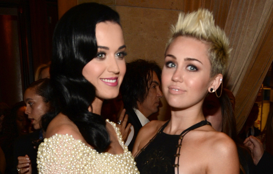 Caras | Miley Cyrus e Katy Perry trocam ofensas e ameaças nas redes sociais