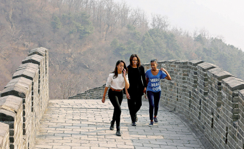 Michelle Obama visita a China acompanhada pelas filhas