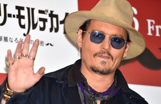 Filha de Johnny Depp vira 'princesinha' para comemorar aniversário