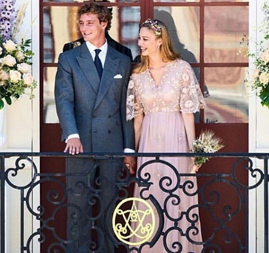 Caras Beatrice Borromeo apoia o irm o e mostra se indiferente