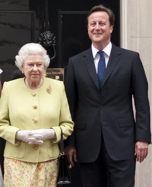 Isabel II e David Cameron.jpg