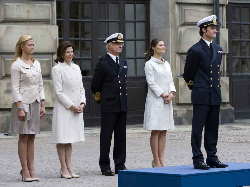 Família real da Suécia no aniversário de Carl Philip