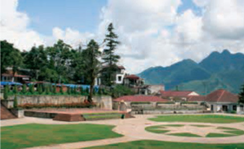 Praça principal de Sapa, Vietname