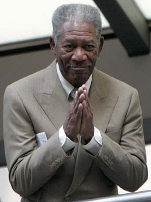 Morgan Freeman está bem-humorado e espera recuperar rapidamente