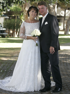 Treinador Louis Van Gaal e Truus Opmeer casam-se no Algarve 