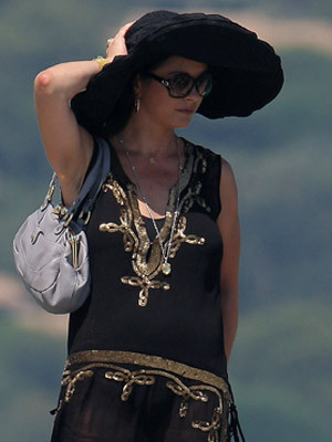Catherine Zeta-Jones e Michael Douglas passam férias em França