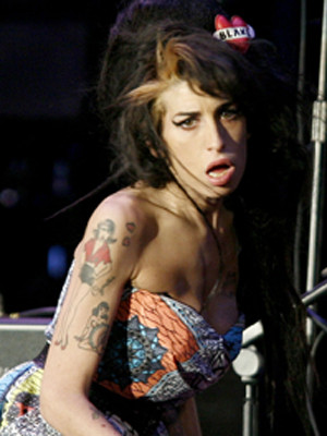 Amy Winehouse pode ter tuberculose