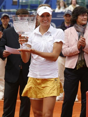Maria Kirilenko: Beleza e estilo marcam vitória no Estoril Open
