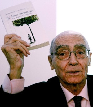 José Saramago deixa hospital