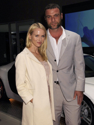 Naomi Watts elogia o marido