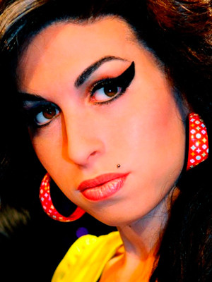Amy Winehouse lança-se no mundo da moda