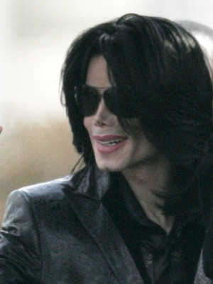 Porta-voz de Michael Jackson desmente que o cantor esteja doente