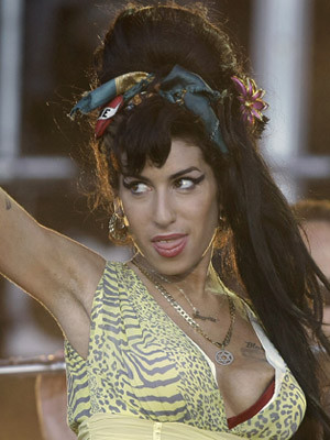 Amy Winehouse novamente hospitalizada