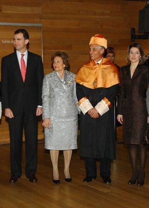 Cavaco Silva recebe Honoris Causa em León