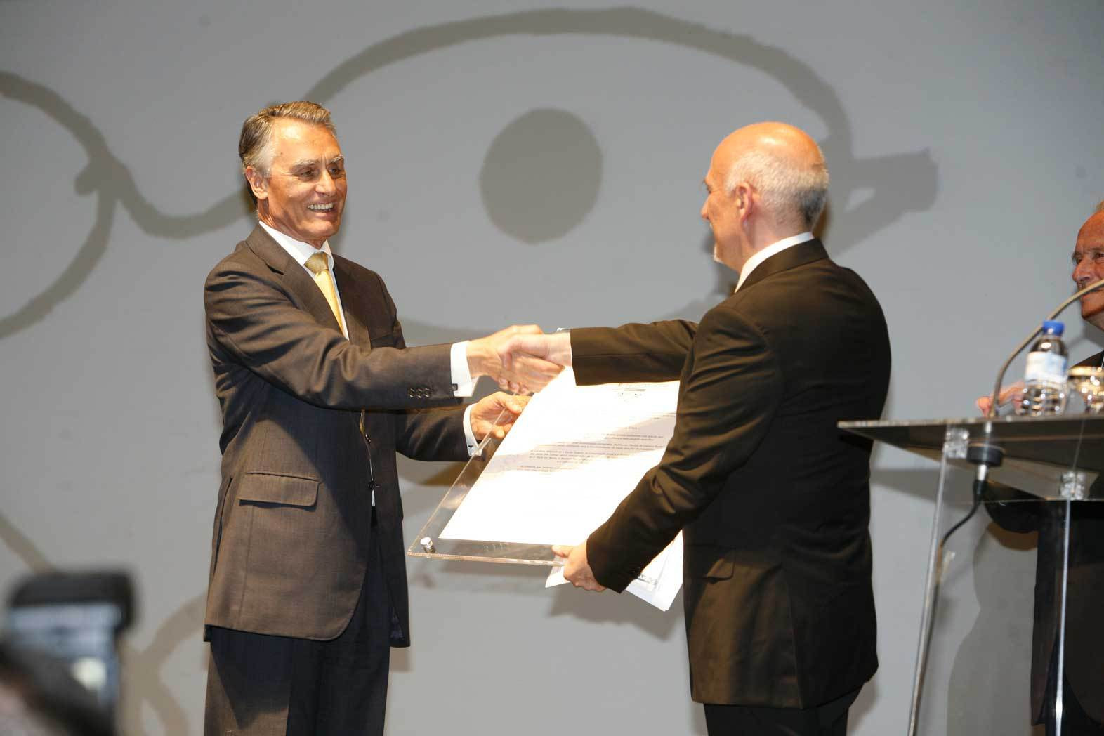 Aníbal Cavaco Silva entregou o diploma ao laureado