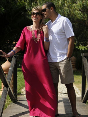 Clara de Sousa e João Pedreira vivem dias de romance em tempo de férias