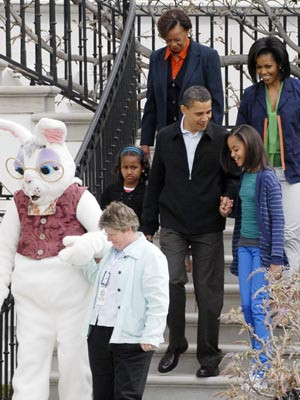 Família Obama celebrou primeira Páscoa na Casa Branca