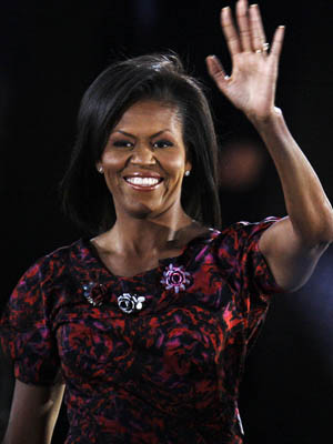 Michelle Obama indignada por retratarem as filhas em bonecas