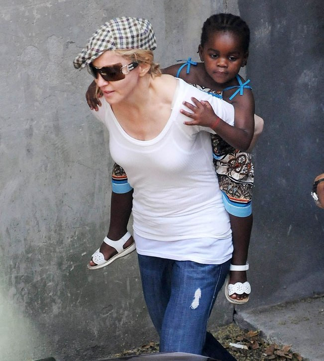 Madonna e Mercy James