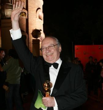 Raul Solnado recebeu o Globo de Ouro de Mérito da CARAS em 2005