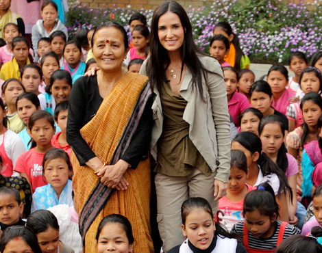 Demi Moore visita o Nepal