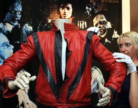Casaco vermelho usado por Michael Jackson em Thriller