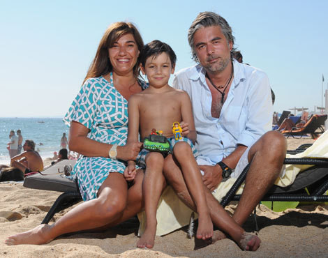 Ana Cristina Antunes e Pedro Filipe-Santos com o filho, Martim