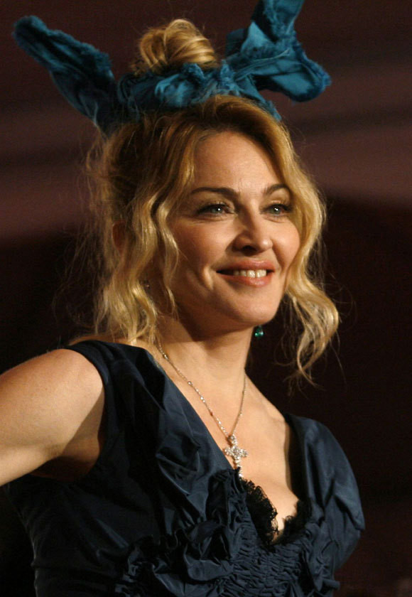 Versões originais das fotos da campanha que Madonna fez para a Louis Vuitton  em 2009 divulgadas nas redes sociais - Atualidade - SAPO Lifestyle