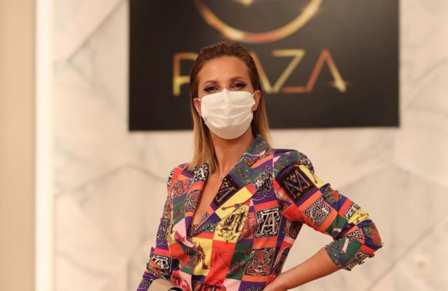 Georgina Rodríguez rende-se à tendência e aposta em vestido com  transparências - SIC