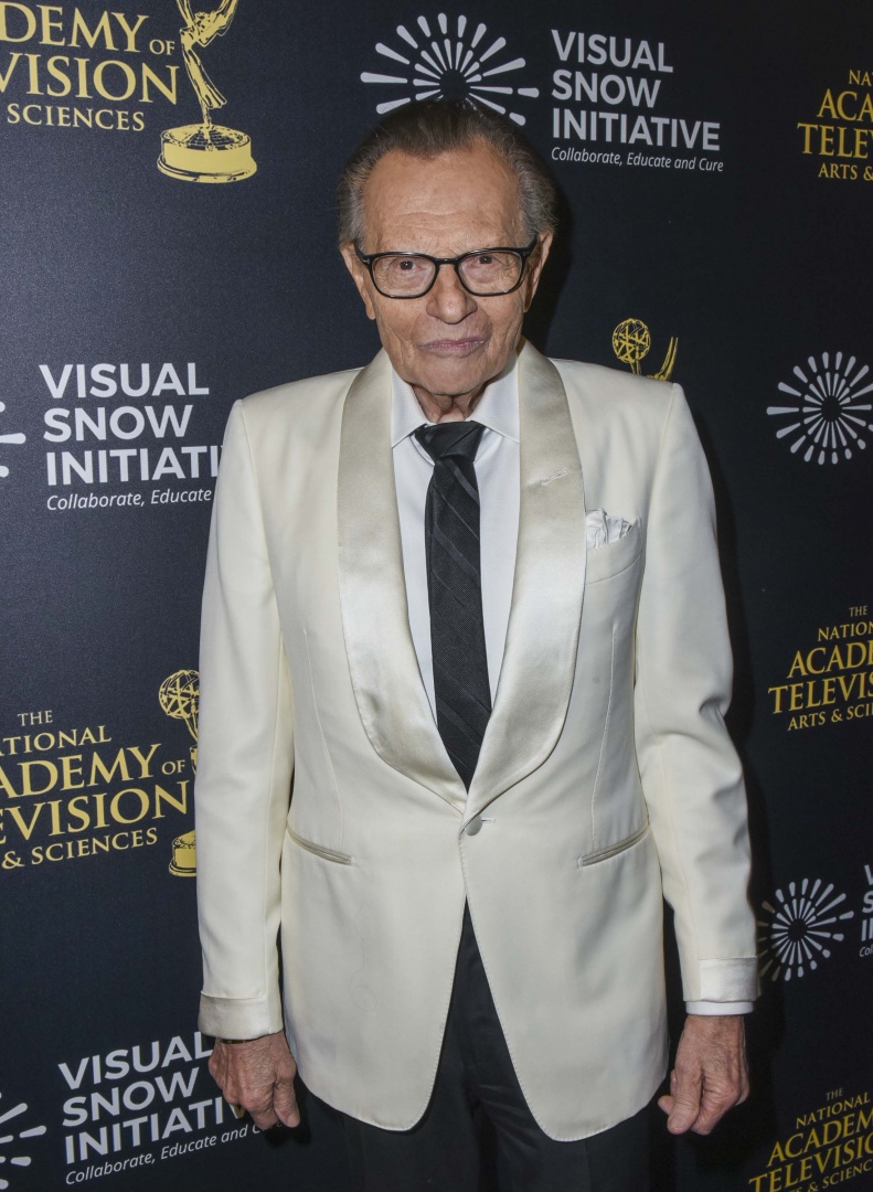 LOS ANGELES, CA - APRIL 29:  Larry King attends 45th Daytime Emmy Awards - Backstage with the Visual Snow Initiative on April 29, 2018 in Los Angeles, California.  (Photo by Vivien Killilea/Getty Images for The Artists Project)