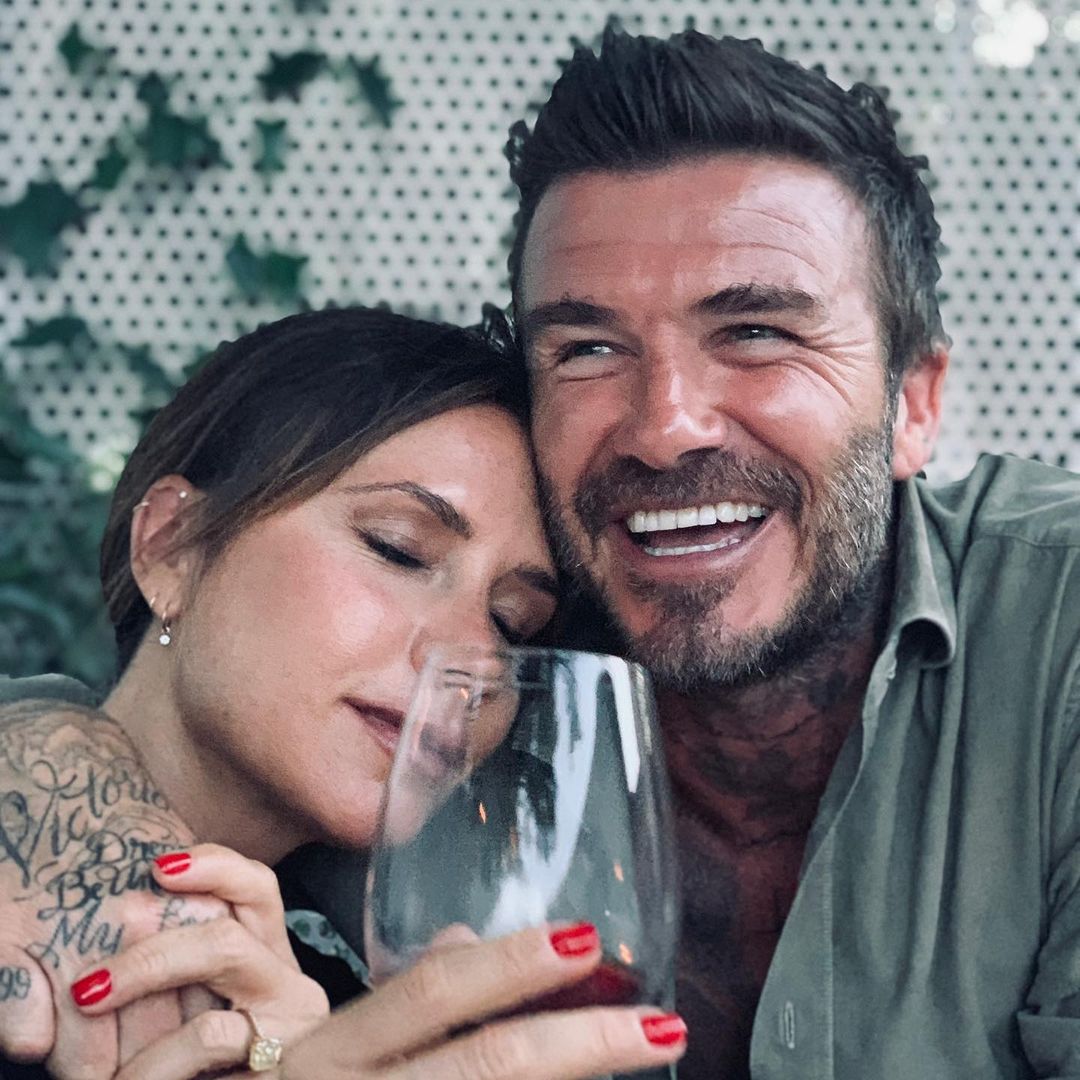 David Beckham imita a mulher em tutorial de maquilhagem hilariante