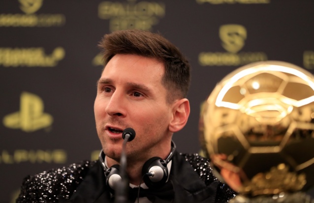 Messi e Cristiano Ronaldo protagonizam campanha da Louis Vuitton