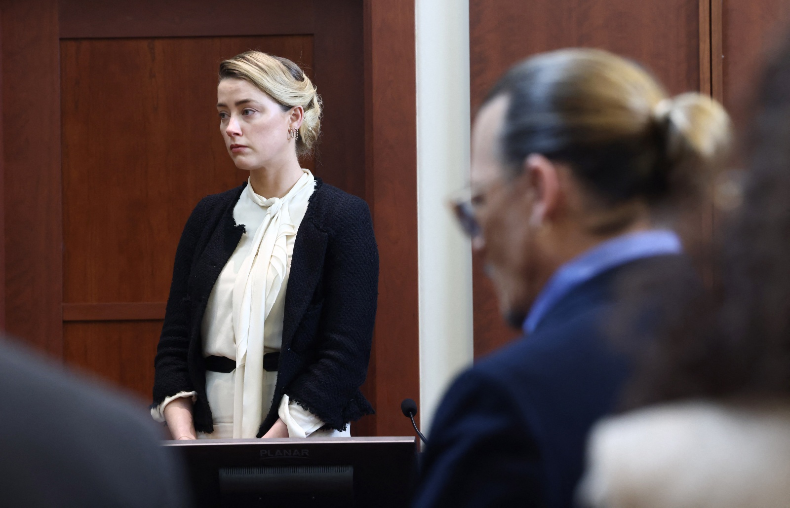 Caras  Advogados de Amber Heard querem repetição de julgamento contra Johnny  Depp