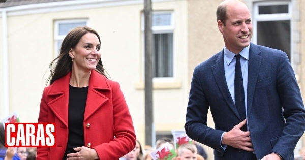 William e Kate fazem visita surpresa a Gales após fim do período de luto pela morte de Isabel II