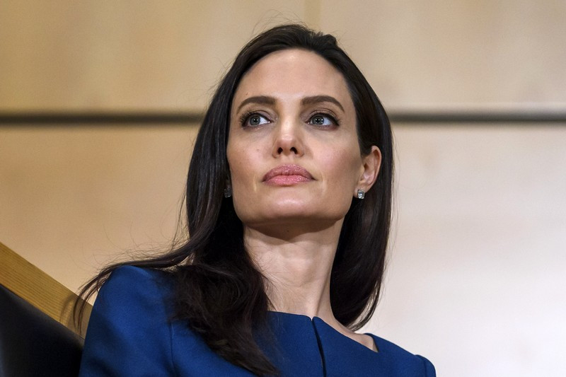 Angelina Jolie assume "marcas" após separação de Brad Pitt