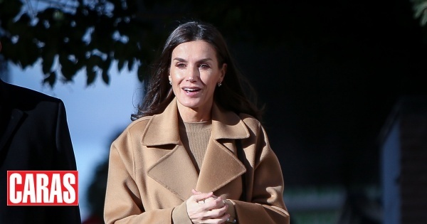 One day after the funeral of King Constantine, Letizia returns to work with the perfect look to face the cold days
