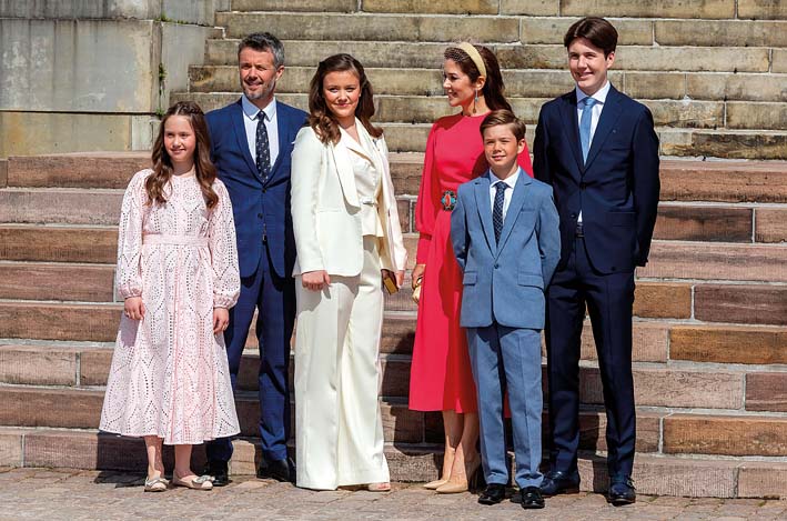 Frederico e Mary com os filhos, Josephine, Isabella, Vincent e Christian, em abril de 2022
