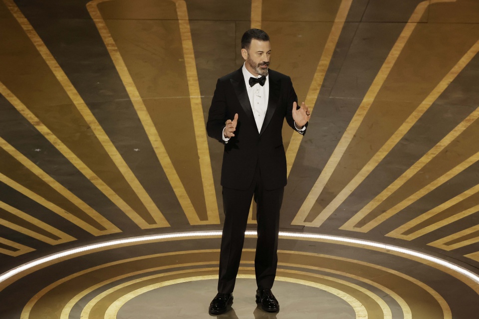 Jimmy Kimmel faz piada sobre a agressão de Will Smith a Chris Rock